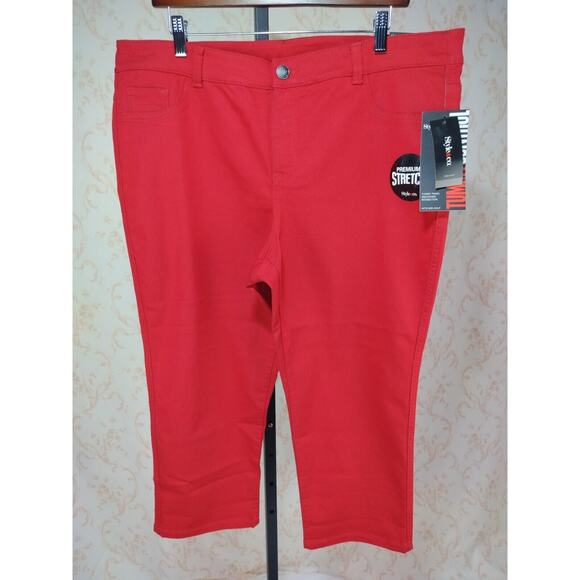 Women's Style&Co. Tummy Control Red Capri Size 16 - Picture 2 of 11